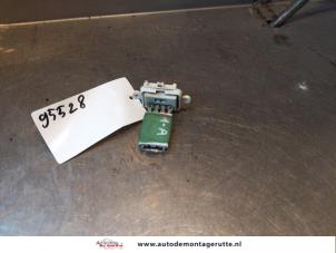 O145786 Gebruikte kachel weerstand Opel Meriva