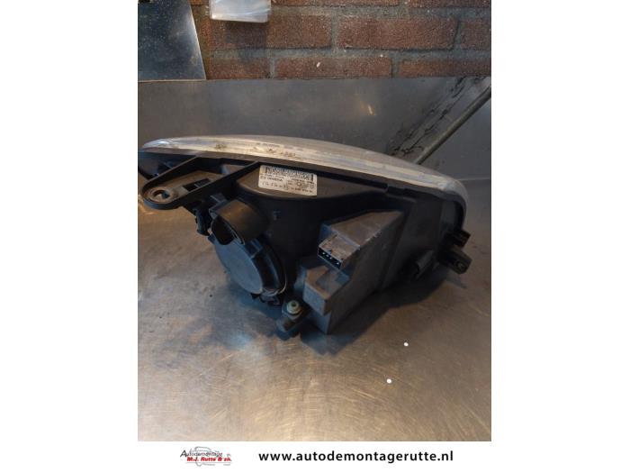 Koplamp links van een Citroën Berlingo 1.6 HDI 16V 75 2007