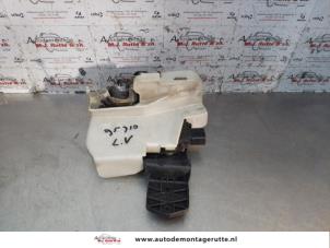 O145918 Gebruikte slotmechaniek portier 4deurs links-voor Volkswagen Passat
