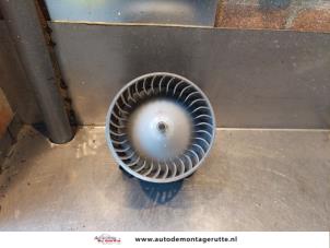 O145971 Gebruikte kachel ventilatiemotor Mitsubishi Colt