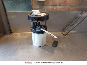 O146042 Gebruikte brandstofpomp elektrisch Nissan Primera
