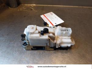 O146092 Gebruikte slotmechaniek portier 2deurs rechts Peugeot 406