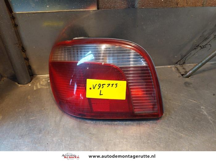 Gebruikte Achterlicht links Toyota Yaris O146284