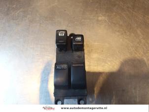 O146361 Gebruikte schakelblok ruiten Nissan Almera