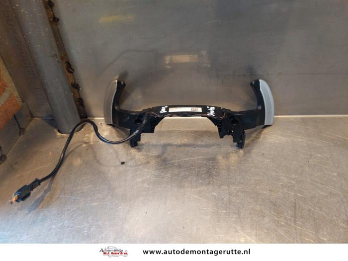 Schakelflipper set van een Peugeot 3008 I (0U/HU) 1.6 HDiF 16V 2012