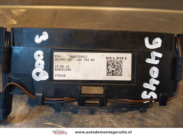 Schakelflipper set van een Peugeot 3008 I (0U/HU) 1.6 HDiF 16V 2012