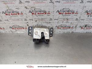 O146446 Gebruikte achterklep slotmechaniek Opel Meriva