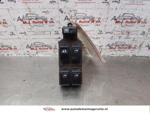 O146575 Gebruikte schakelaar elektrisch raam Daihatsu Sirion