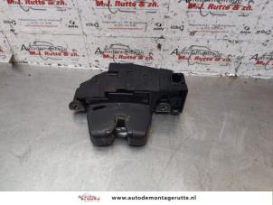 O146580 Gebruikte slotmechaniek achterklep Peugeot 308