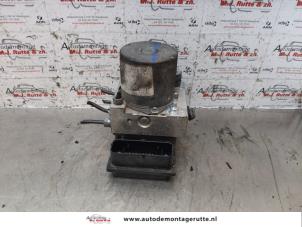 O146754 Gebruikte abs pomp Renault Master