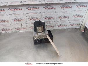 O146819 Gebruikte abs pomp Toyota Yaris