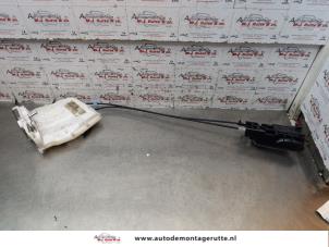 O146927 Gebruikte deurslot mechaniek 4deurs rechts-achter Opel Agila