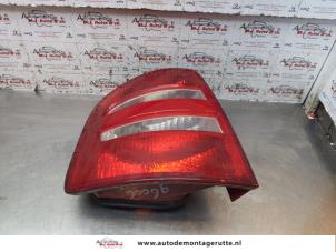 O146989 Gebruikte achterlicht links Skoda Fabia