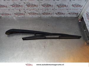O147039 Gebruikte ruitenwisserarm achter Alfa Romeo 147