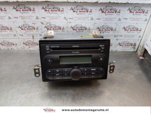 Gebruikte Radio Nissan Note (E11) 1.4 16V Prijs op aanvraag aangeboden door Autodemontage M.J. Rutte B.V.