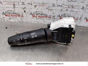 O147086 Gebruikte schakelaar richtingaanwijzer Nissan Note
