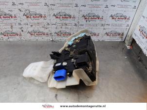 O147164 Gebruikte slotmechaniek portier 4deurs rechts-voor Volkswagen Touran