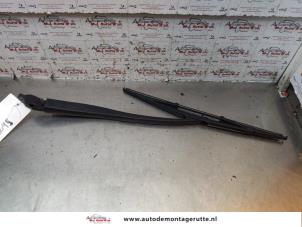 O147241 Gebruikte ruitenwisserarm achter Opel Astra