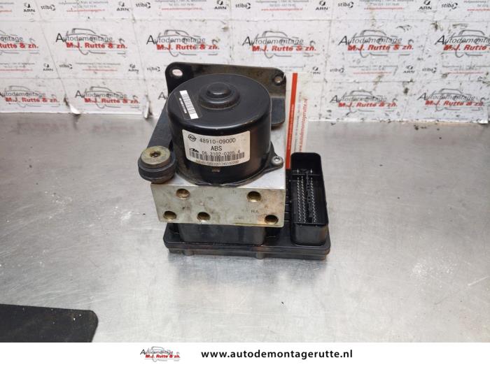 Gebruikte ABS Pomp Ssang Yong Kyron 2.0 M 200 Xdi 16V 4x2 Prijs op aanvraag aangeboden door Autodemontage M.J. Rutte B.V.