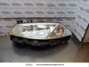 O147315 Gebruikte linker koplamp Renault Megane