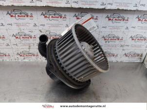 O147347 Gebruikte kachel ventilatiemotor Chevrolet Aveo
