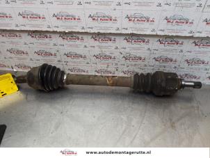 O147372 Gebruikte steekas links-voor Peugeot 307