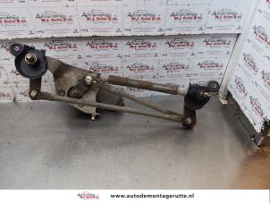 O147396 Gebruikte ruitenwismotor+mechaniek Toyota Yaris
