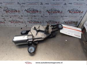 O147529 Gebruikte motor ruitenwisser achter Mitsubishi Colt