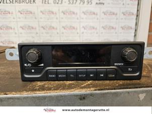 Gebruikte Radio Mercedes Sprinter 5t (907.6) 519 CDI 3.0 V6 24V RWD Prijs op aanvraag aangeboden door Autodemontage M.J. Rutte B.V.