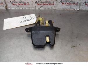 O147736 Gebruikte slotmechaniek achterklep Rover 45