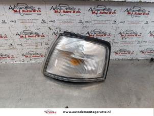 O147785 Gebruikte pinker links Mazda Demio