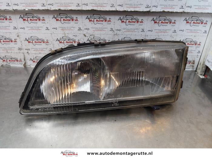 Linker Koplamp van een Volvo V70 (GW/LW/LZ) 2.5 10V 1997