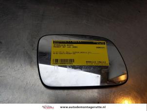Gebruikte Spiegelglas rechts Peugeot 307 Break (3E) 2.0 16V Prijs op aanvraag aangeboden door Autodemontage M.J. Rutte B.V.