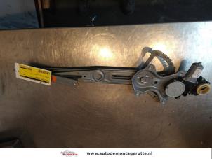 O147986 Gebruikte ruitmechaniek 4deurs links-voor Toyota Yaris