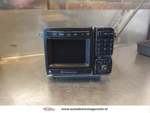 Gebruikte Radio Mercedes S (W220) 3.2 S-320 CDI 24V Prijs op aanvraag aangeboden door Autodemontage M.J. Rutte B.V.