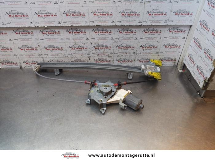 Gebruikte Ruitmechaniek 4Deurs rechts-voor Nissan Micra O148062