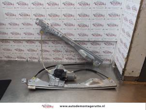 O148068 Gebruikte ruitmechaniek 4deurs rechts-voor Renault Clio