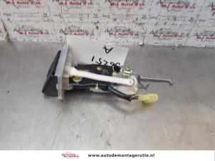 O148107 Gebruikte slotmechaniek achterklep Opel Agila