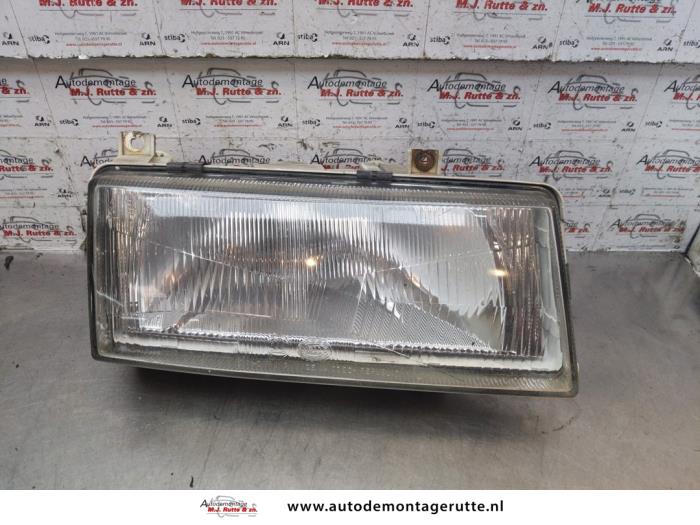Gebruikte Rechter Koplamp Skoda Felicia O148130
