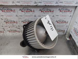 Gebruikte Kachel Ventilatiemotor Hyundai Accent 1.4i 16V Prijs op aanvraag aangeboden door Autodemontage M.J. Rutte B.V.