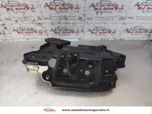 O148182 Gebruikte deurslot mechaniek 4deurs links-voor Volkswagen Polo