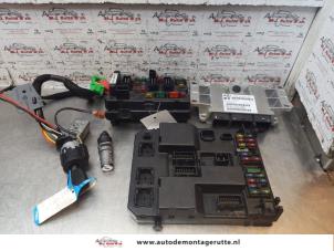O148236 Gebruikte kontaktslot + computer Peugeot 307