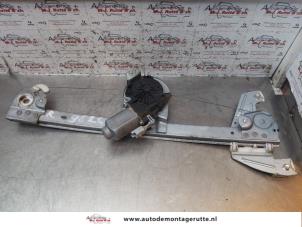 O148240 Gebruikte ruitmechaniek 2deurs rechts-voor Peugeot 107