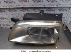 O148260 Gebruikte linker koplamp Citroen Berlingo