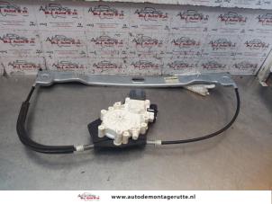 O148303 Gebruikte ruitmechaniek 4deurs links-achter Mitsubishi Colt