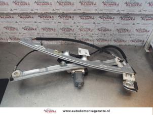 O148306 Gebruikte ruitmechaniek 4deurs rechts-voor Mitsubishi Colt