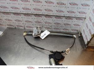 O148488 Gebruikte raammechaniek 4deurs links-voor Ford Mondeo