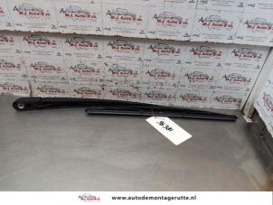 O148497 Gebruikte ruitenwisserarm achter Citroen Picasso
