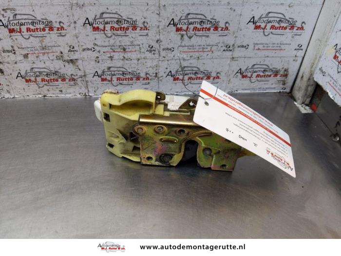 Gebruikte Deurslot Mechaniek 4Deurs links-voor Ford Focus O148523