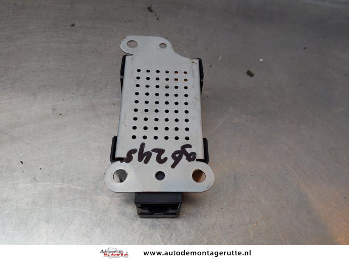 Radio module van een Volkswagen Golf VI (5K1) 1.4 TSI 122 16V 2009